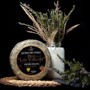 Queso de leche cruda de oveja curado al romero Pago "Los Vivales"
